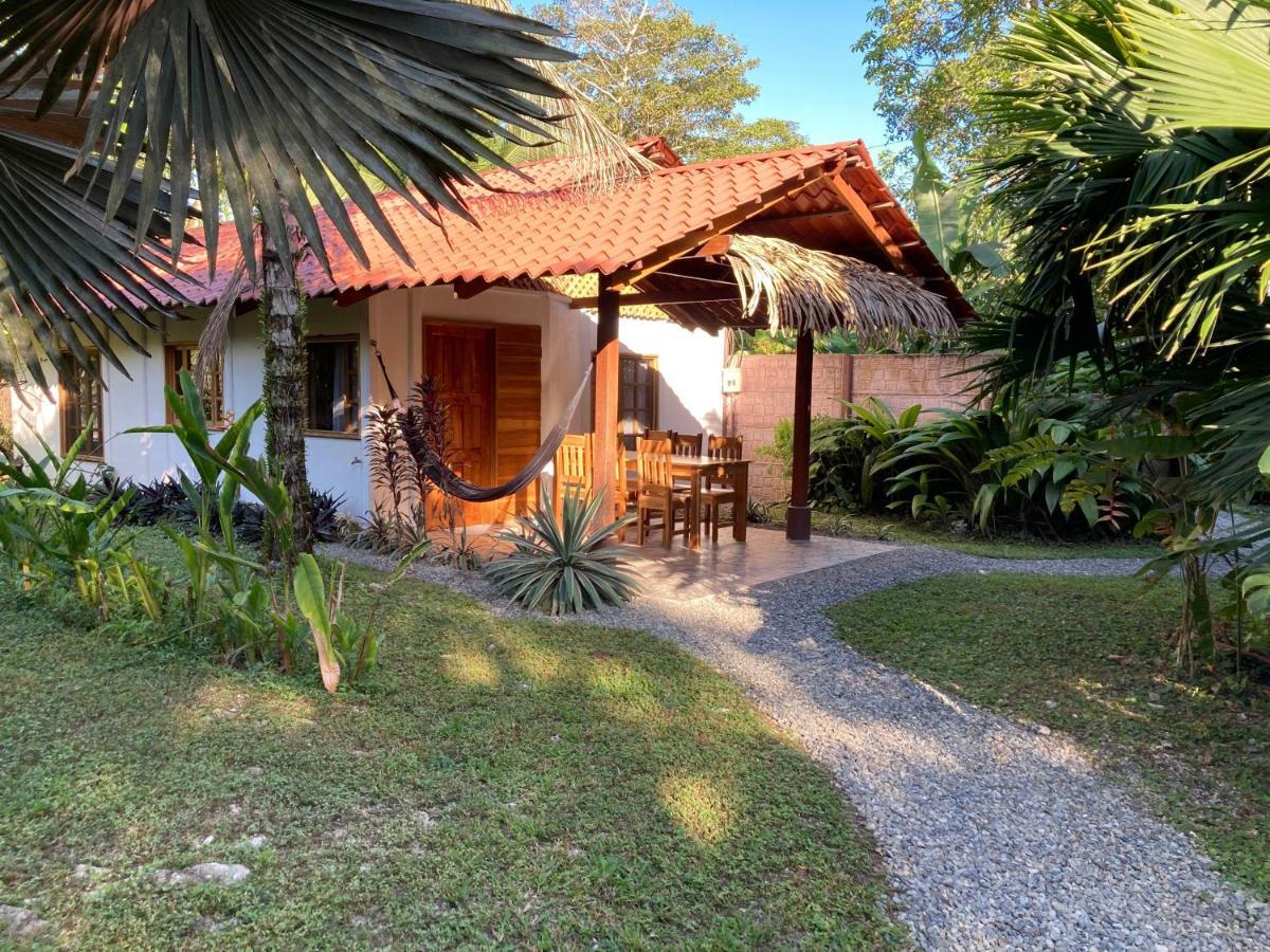 Hotel Pura Vida Vegana Cahuita Exterior foto